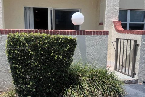 Condominio en venta en Pompano Beach, Florida, 2 dormitorios, 91.97 m2 № 1875004 - foto 14