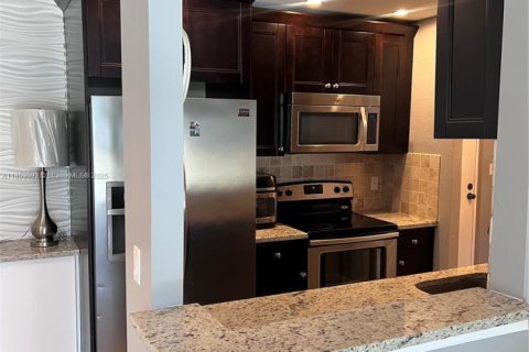 Condominio en venta en Pompano Beach, Florida, 2 dormitorios, 91.97 m2 № 1875004 - foto 7