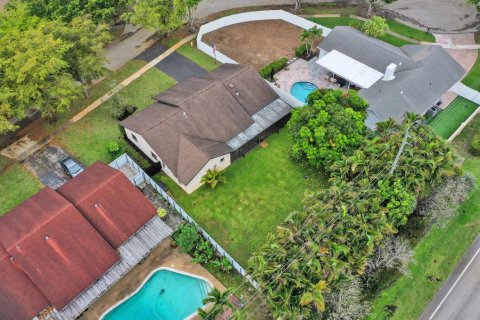 Villa ou maison à vendre à Cooper City, Floride: 4 chambres, 170.1 m2 № 2085228 - photo 5
