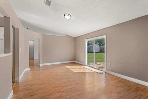 House in Ocoee, Florida 3 bedrooms, 151.24 sq.m. № 2150984 - photo 11