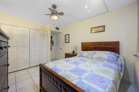 Condo in Aventura, Florida, 3 bedrooms № 2060084 - photo 15