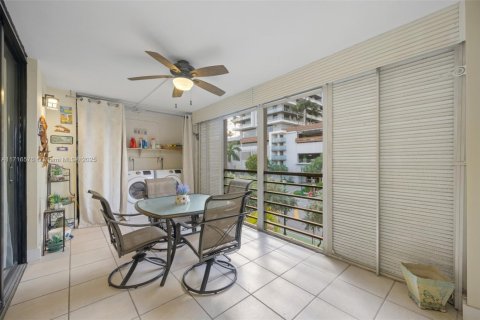 Condo in Aventura, Florida, 3 bedrooms № 2060084 - photo 20