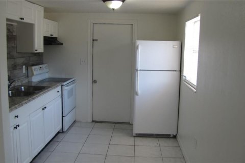 Appartement à louer à Tampa, Floride: 2 chambres, 60.39 m2 № 1906072 - photo 2