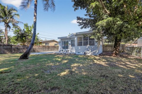 Villa ou maison à vendre à North Miami, Floride: 3 chambres, 119.1 m2 № 1996053 - photo 25