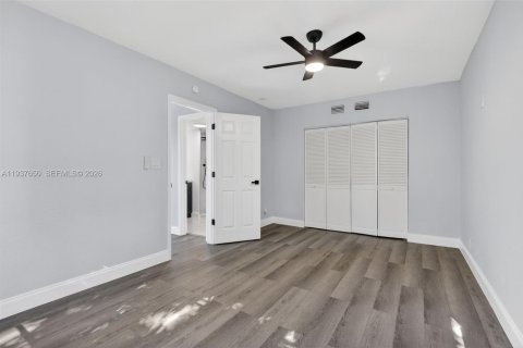 Villa ou maison à vendre à North Miami, Floride: 3 chambres, 119.1 m2 № 1996053 - photo 11