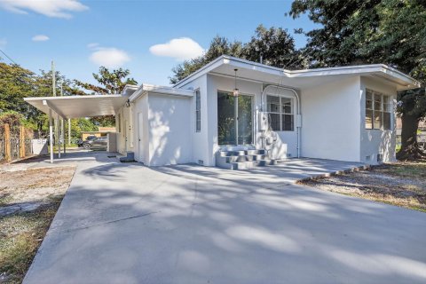 Villa ou maison à vendre à North Miami, Floride: 3 chambres, 119.1 m2 № 1996053 - photo 18
