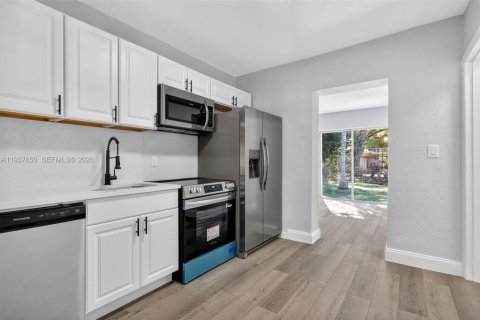 Villa ou maison à vendre à North Miami, Floride: 3 chambres, 119.1 m2 № 1996053 - photo 7