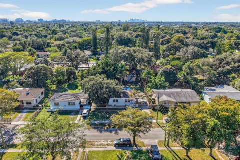 Villa ou maison à vendre à North Miami, Floride: 3 chambres, 119.1 m2 № 1996053 - photo 29