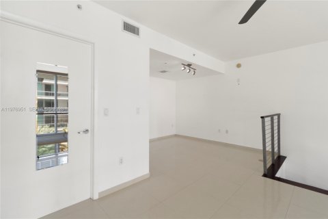 Condominio en venta en Miami, Florida, 2 dormitorios, 108.88 m2 № 2043930 - foto 23