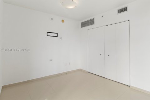 Condominio en venta en Miami, Florida, 2 dormitorios, 108.88 m2 № 2043930 - foto 29