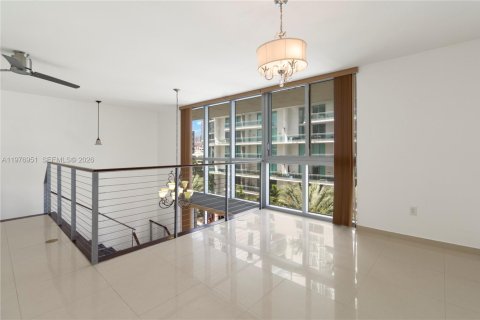 Condominio en venta en Miami, Florida, 2 dormitorios, 108.88 m2 № 2043930 - foto 17