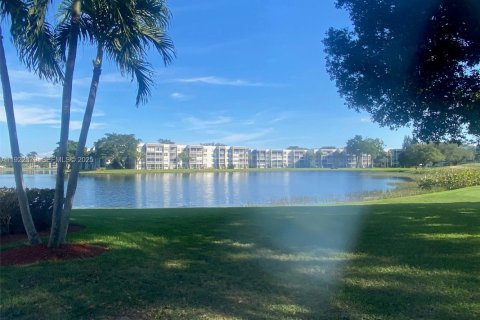 Copropriété à vendre à Davie, Floride: 2 chambres, 102.19 m2 № 2077667 - photo 2