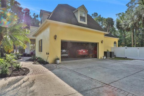 Casa en venta en Temple Terrace, Florida, 4 dormitorios, 379.51 m2 № 1190688 - foto 11