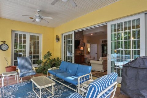Casa en venta en Temple Terrace, Florida, 4 dormitorios, 379.51 m2 № 1190688 - foto 13