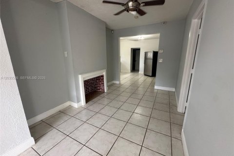Casa en alquiler en Hollywood, Florida, 3 dormitorios, 107.77 m2 № 2077926 - foto 11