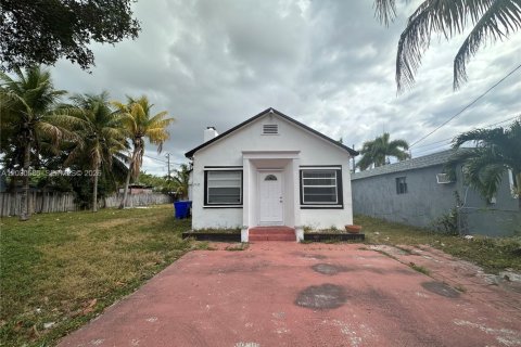 Casa en Hollywood, Florida 3 dormitorios, 107.77 m2 № 2077926