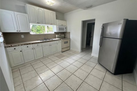 Casa en alquiler en Hollywood, Florida, 3 dormitorios, 107.77 m2 № 2077926 - foto 9