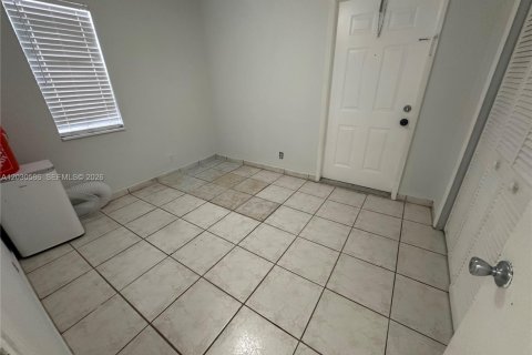 Casa en alquiler en Hollywood, Florida, 3 dormitorios, 107.77 m2 № 2077926 - foto 7