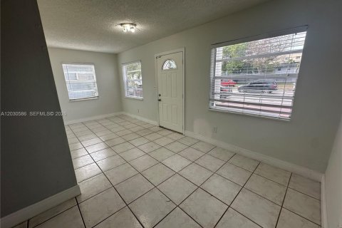 Casa en alquiler en Hollywood, Florida, 3 dormitorios, 107.77 m2 № 2077926 - foto 12