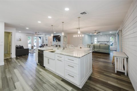 Villa ou maison à vendre à Venice, Floride: 3 chambres, 167.5 m2 № 2321433 - photo 3
