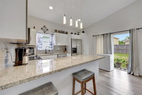 House in Homestead, Florida 4 bedrooms, 196.02 sq.m. № 2059108 - photo 22