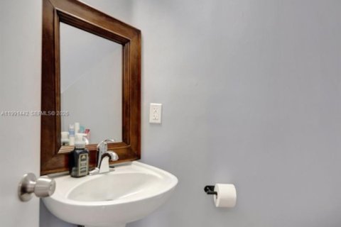 House in Homestead, Florida 4 bedrooms, 196.02 sq.m. № 2059108 - photo 30