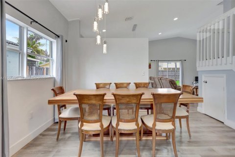 House in Homestead, Florida 4 bedrooms, 196.02 sq.m. № 2059108 - photo 11