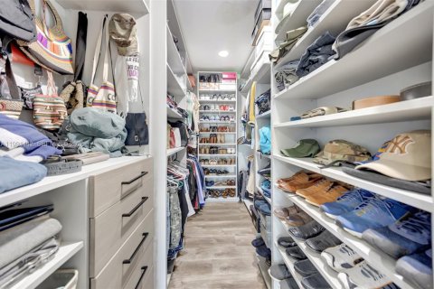 House in Homestead, Florida 4 bedrooms, 196.02 sq.m. № 2059108 - photo 27