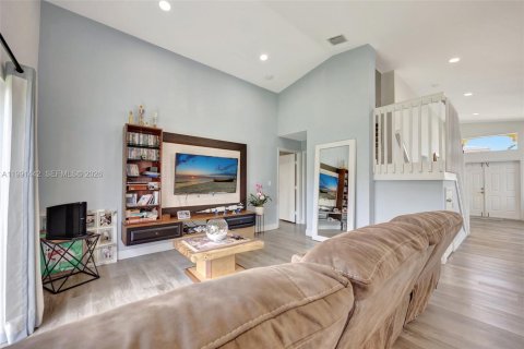 House in Homestead, Florida 4 bedrooms, 196.02 sq.m. № 2059108 - photo 6