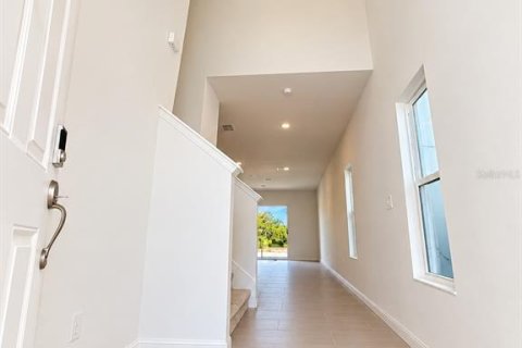 House in Davenport, Florida 4 bedrooms, 235.6 sq.m. № 2400257 - photo 3