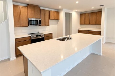 House in Davenport, Florida 4 bedrooms, 235.6 sq.m. № 2400257 - photo 4