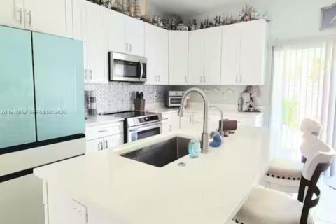 Villa ou maison à vendre à Venice, Floride: 2 chambres, 95.78 m2 № 2001204 - photo 4