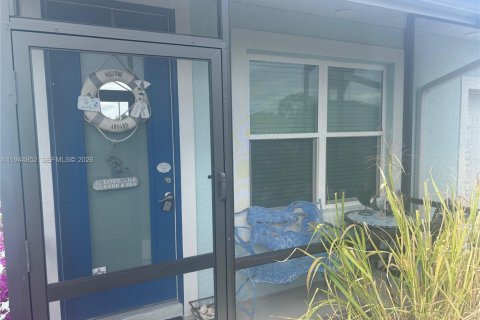 Villa ou maison à vendre à Venice, Floride: 2 chambres, 95.78 m2 № 2001204 - photo 3