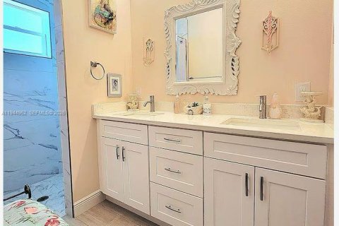 Villa ou maison à vendre à Venice, Floride: 2 chambres, 95.78 m2 № 2001204 - photo 12