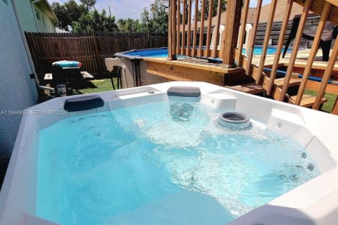 Villa ou maison à vendre à Venice, Floride: 2 chambres, 95.78 m2 № 2001204 - photo 16