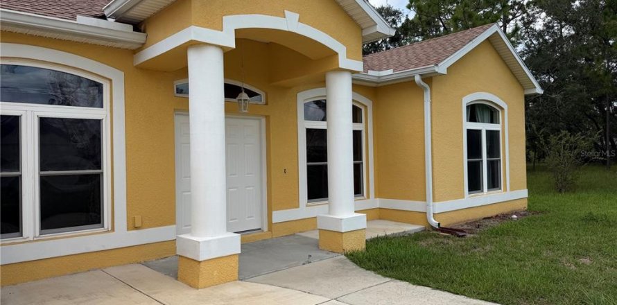 Villa ou maison à Weeki Wachee, Floride 3 chambres, 201.69 m2 № 2266900