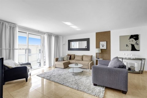 Copropriété à vendre à Surfside, Floride: 1 chambre, 84.08 m2 № 1752520 - photo 2