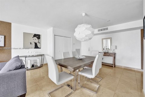 Copropriété à vendre à Surfside, Floride: 1 chambre, 84.08 m2 № 1752520 - photo 6