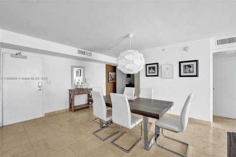 Copropriété à vendre à Surfside, Floride: 1 chambre, 84.08 m2 № 1752520 - photo 4