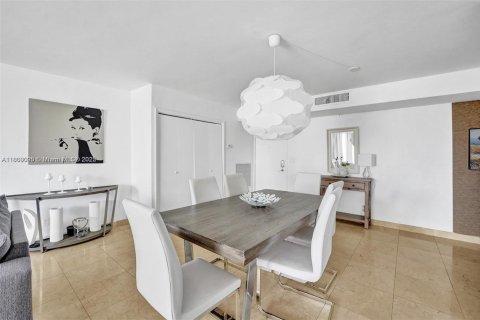 Copropriété à vendre à Surfside, Floride: 1 chambre, 84.08 m2 № 1752520 - photo 5
