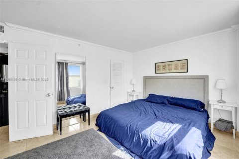Copropriété à vendre à Surfside, Floride: 1 chambre, 84.08 m2 № 1752520 - photo 13