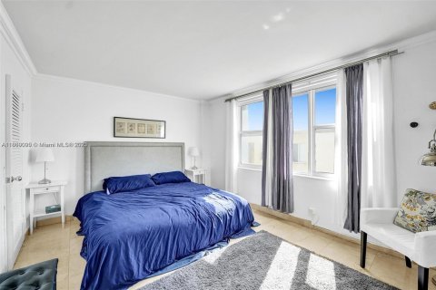 Copropriété à vendre à Surfside, Floride: 1 chambre, 84.08 m2 № 1752520 - photo 12