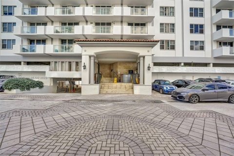 Copropriété à vendre à Surfside, Floride: 1 chambre, 84.08 m2 № 1752520 - photo 26
