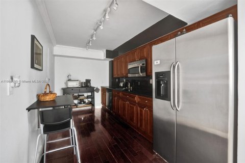 Copropriété à vendre à Surfside, Floride: 1 chambre, 84.08 m2 № 1752520 - photo 9