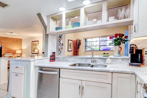 Condominio en venta en Tarpon Springs, Florida, 2 dormitorios, 94.3 m2 № 1533818 - foto 25