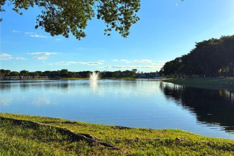 Купить виллу или дом в Майами, Флорида 3 спальни, 126.72м2, № 1973113 - фото 26