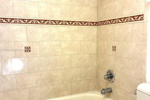 Купить виллу или дом в Майами, Флорида 3 спальни, 126.72м2, № 1973113 - фото 15