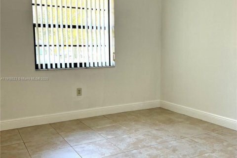 Купить виллу или дом в Майами, Флорида 3 спальни, 126.72м2, № 1973113 - фото 20