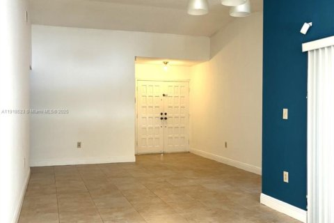 Купить виллу или дом в Майами, Флорида 3 спальни, 126.72м2, № 1973113 - фото 5