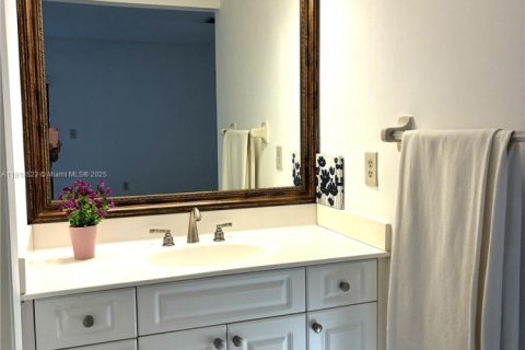 Купить виллу или дом в Майами, Флорида 3 спальни, 126.72м2, № 1973113 - фото 16